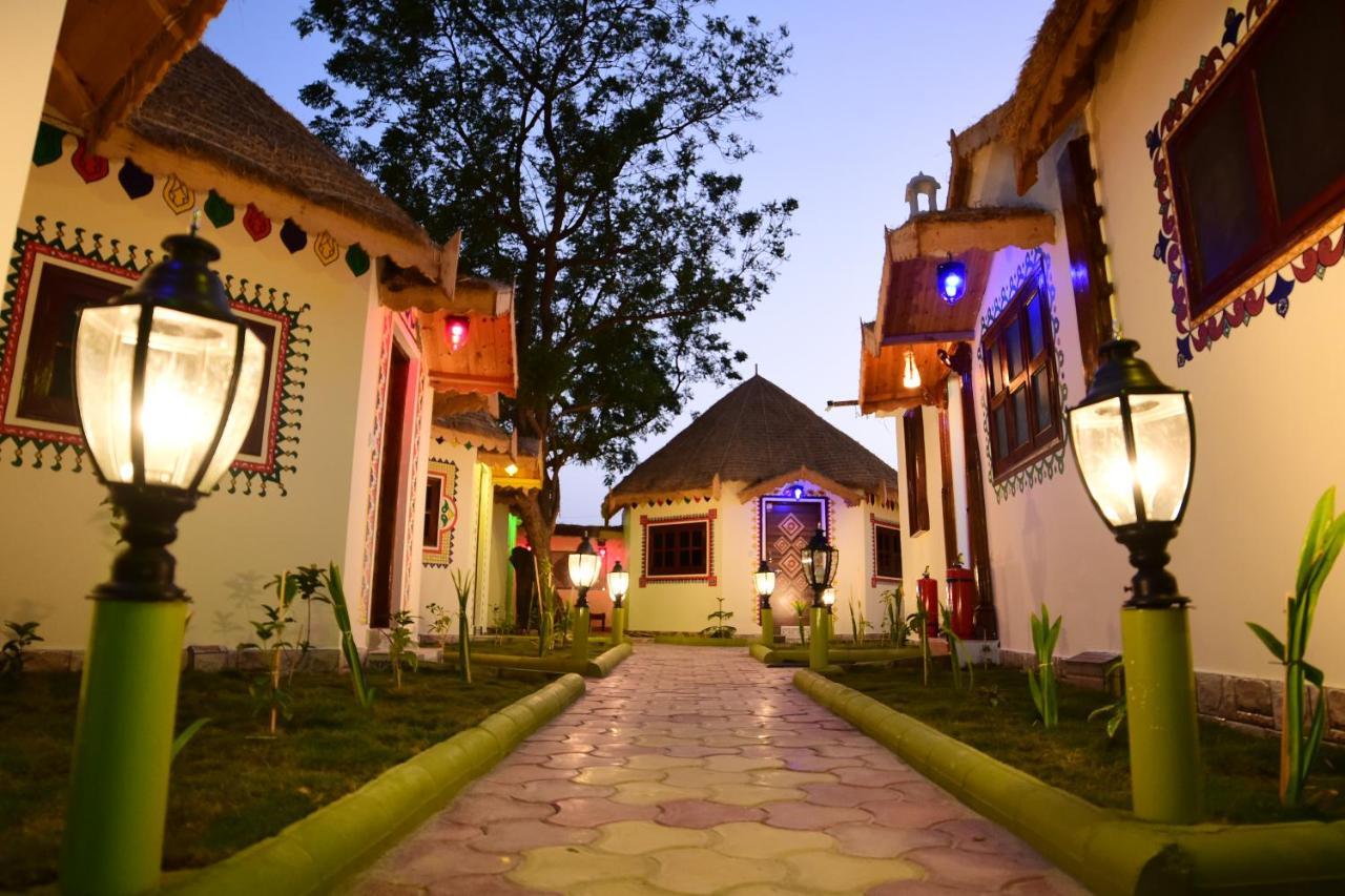 Shyam Home Stay Бхудж Экстерьер фото