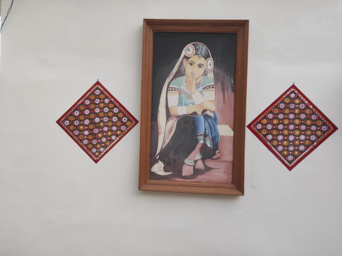 Shyam Home Stay Бхудж Экстерьер фото