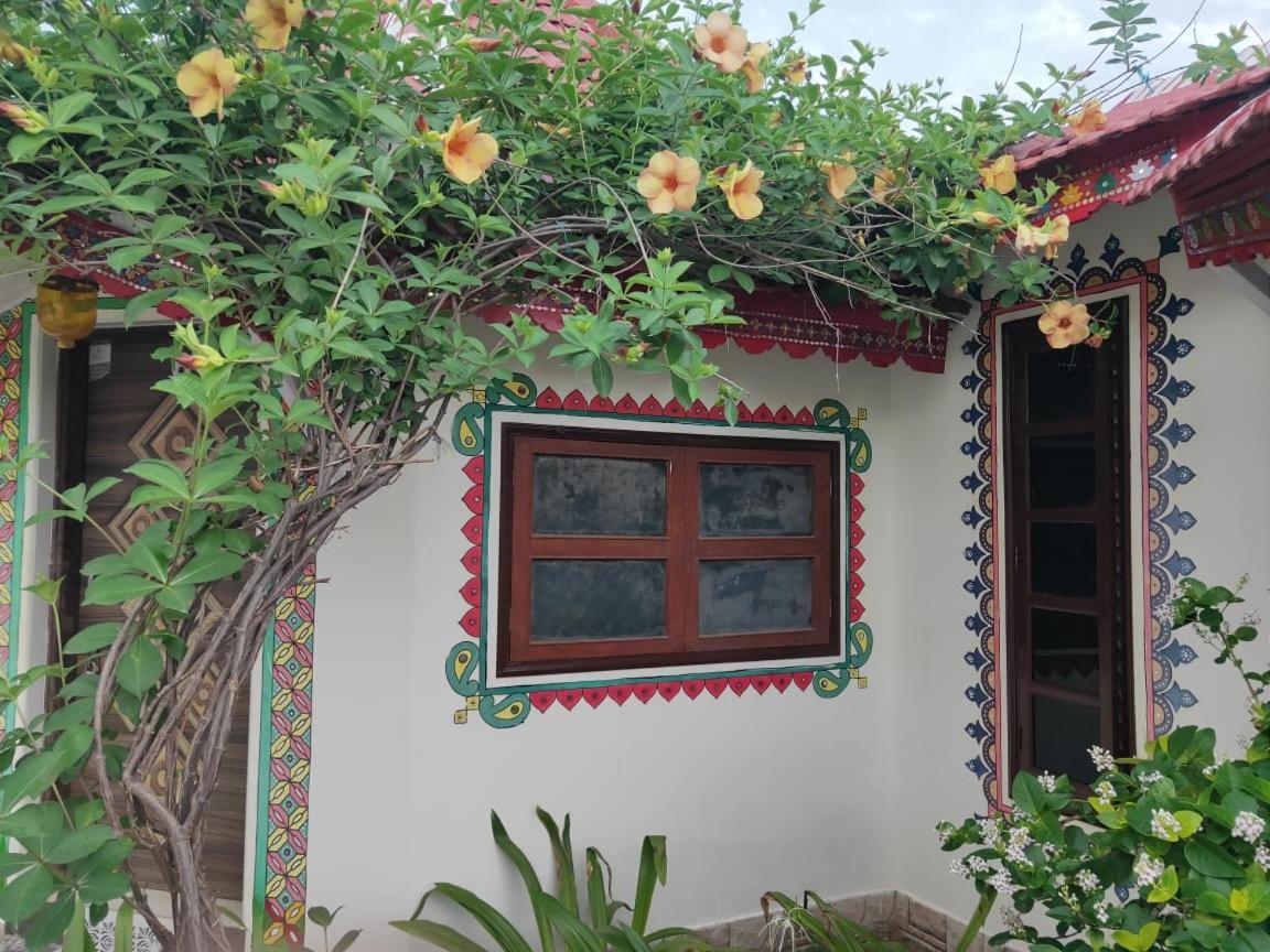 Shyam Home Stay Бхудж Экстерьер фото
